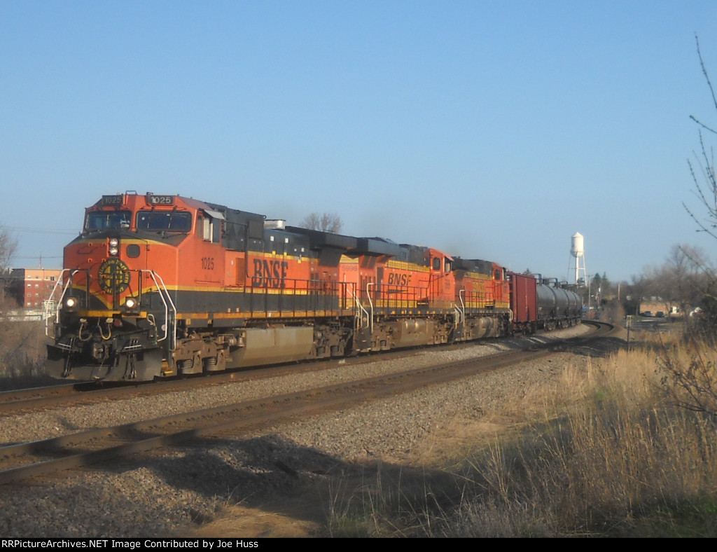 BNSF 1025 East